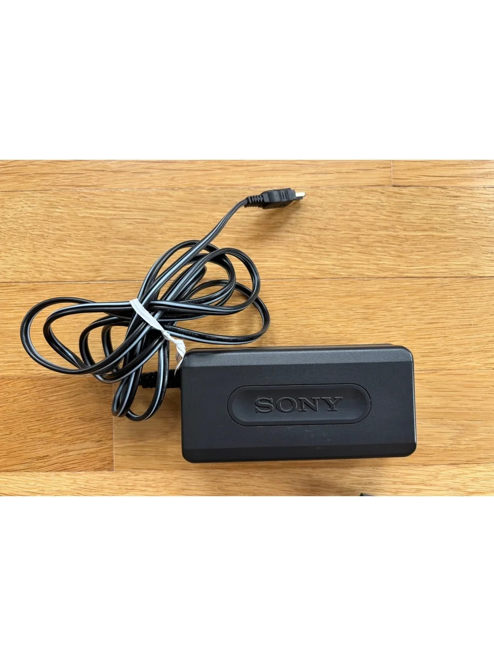 Genuine Sony AC-L10A AC Power Adapter 8.4V 1.5A Handycam Camcorder OEM Cord